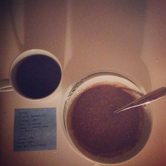 Oatmeal with Nutella + coffee = race brekkers #run #trails