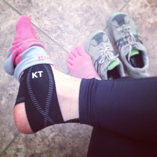 Leg ok after abt 3wks rest. 6.2mi done w/ @KTTape for good measure. #lamarathon #training #altra #zerodrop #injinji