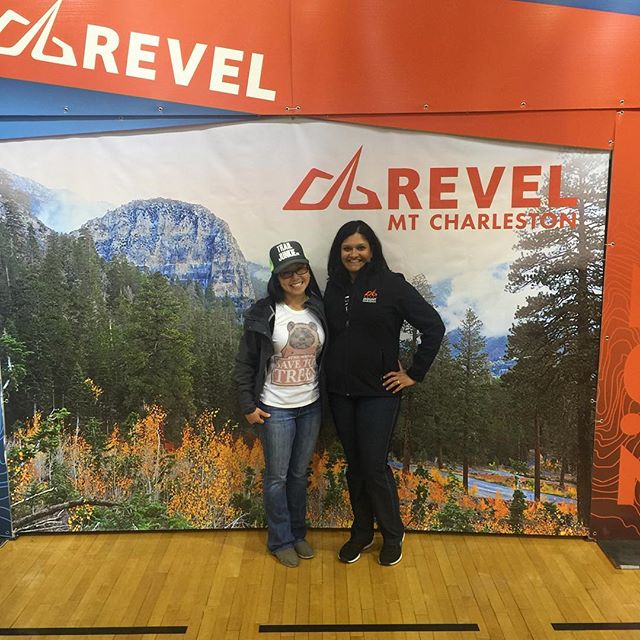 Got to the #runrevel Mt. Charlestown Expo and finally met @runningwithsd ^_^ #running #lasvegas [instagram]