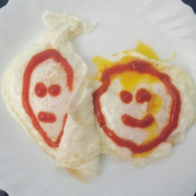 Brekkers of champs, feat. the expressions I probably made whilst doing snatch for the first time at CrossFit. #wtechcrossfit #protein #sriracha [instagram]