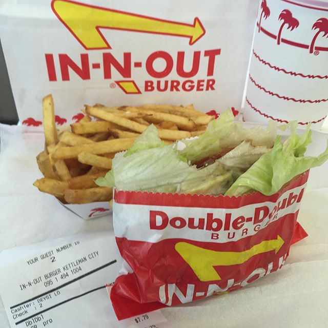 Early lunch = Double-Double protein-style. Yes, I was the second guest that ordered lol. #innout #doubledouble #nofilters [instagram]