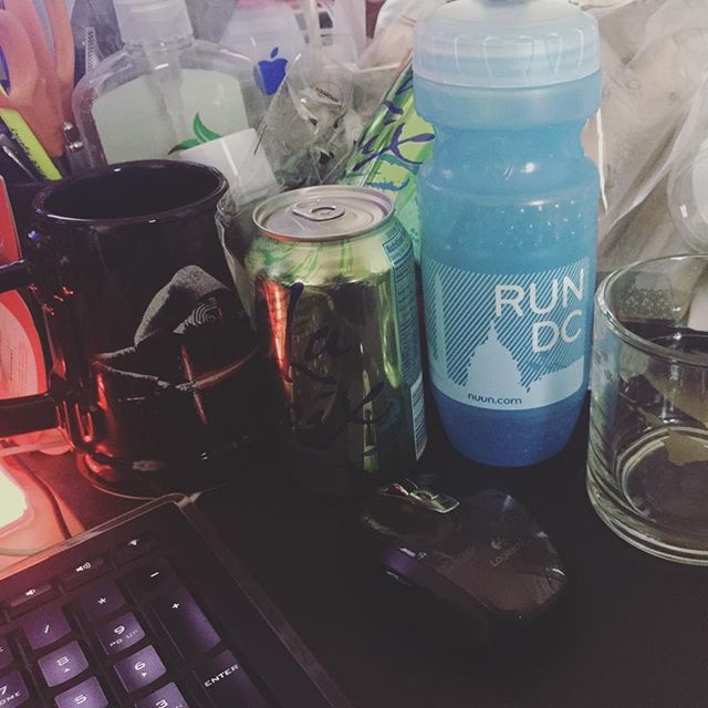 They say a messy desk encourages a creative mind... I'm gonna have to at least clean up my mousing space lol. #workplace #stayhydrated #nuunlife #whatclutter #2017resolutions [instagram]
