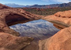 My current fav place: Li'l Red Rock in Las Vegas, NV. It's 6mi of uphill single track & wash crossings, but the reward is this. #nuunlife #trailrunning #trailjunkie #getsometrail #trailrunningvegas #taur #ultratraining #latergram #nofilters #beyondvegas #motivationalmonday [instagram]