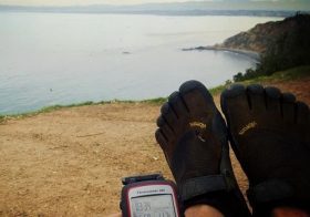 #tbt 4yrs ago. When I worked on my gait, run mechanics, & strengthened my feet + legs with #barefoot #training I still run in lower stack-height and roomy toebox shoes: Altras! #vibramfivefingers #altrarunning #altra #embracethespace #palosverdes #trailjunkie [instagram]