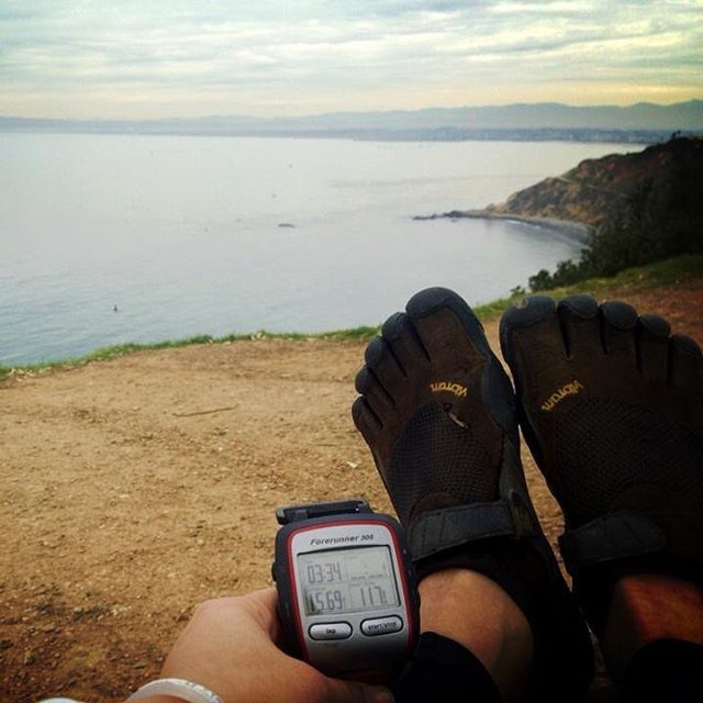 #tbt 4yrs ago. When I worked on my gait, run mechanics, & strengthened my feet + legs with #barefoot #training I still run in lower stack-height and roomy toebox shoes: Altras! #vibramfivefingers #altrarunning #altra #embracethespace #palosverdes #trailjunkie [instagram]