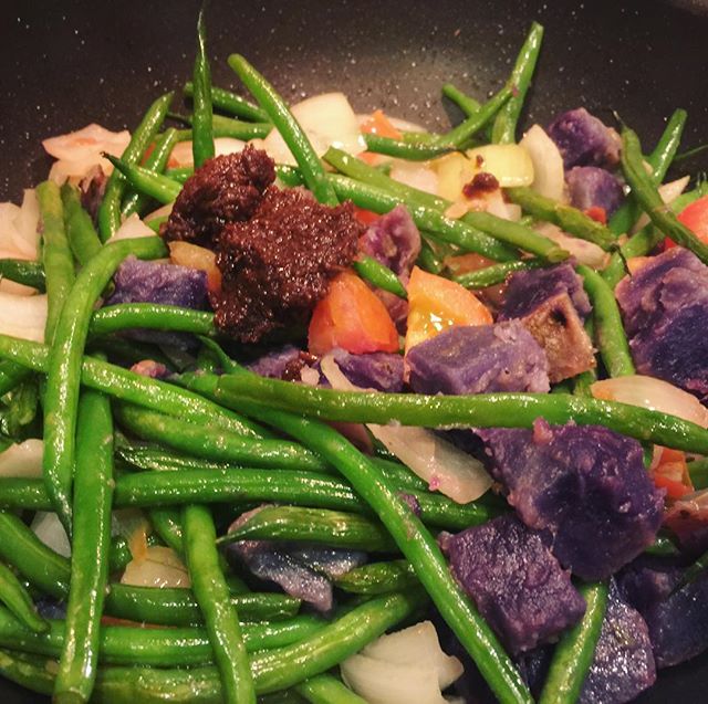 Last night's veggie stir fry was brought to you by, Okinawan sweet potatoes & sautéed shrimp paste aka Ginisang bagoong! :) #healthybutnotreally #filipinofood #asiancooking [instagram]