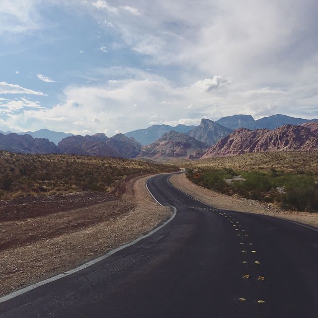 Awesome evening lesson on Basic Canyon Rigging by Vegas Canyoneers. Learned so much! Now gotta practice my knots. [instagram]