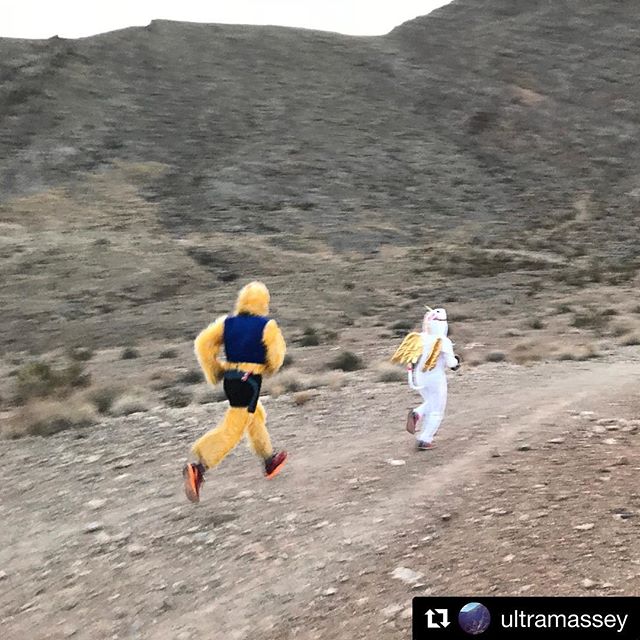 Run like you stole @feet2feat’s eggs 🤣 Thanks for the photo #PrettySteve #Repost @ultramassey・・・Seen on my run . Halloween themed Monday night group run. [instagram]