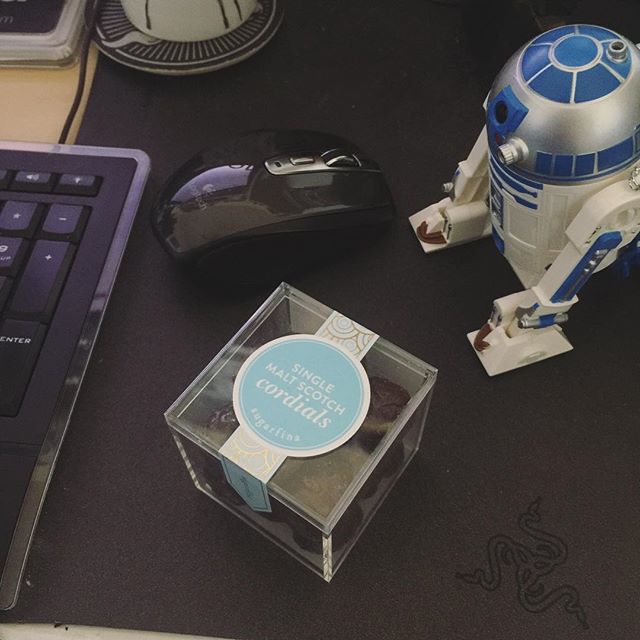 No R2, you’re not allowed to eat my cordials! Also, it’s not 5pm yet. Ta for these delicious goodies @amandadrifts via @sugarfina #scotch #chocolate [instagram]