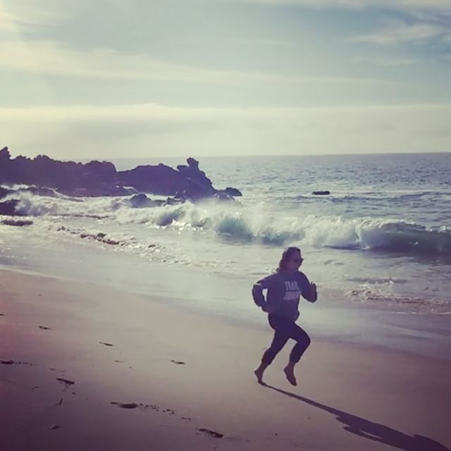 Trail Junkie, Malibu-style (cue Baywatch theme song). But really, this was me after the race & I had the internets again 🤣 [instagram]