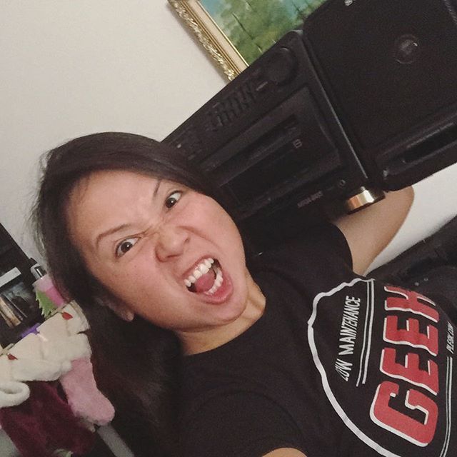 Who still owns cassettes? Cos ima rock my b-girl moves to dis boombox. 🤘🏽#decluttering #parentalunitshouse [instagram]