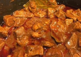Doesn’t look like much, but this is comfort food and my maternal grandma’s recipe. It’s called “Luto sa paso” and was traditionally cooked in a clay pot, served over rice and some fish sauce for dipping. Apparently, it’s not an actual Filipino dish?! It’s not caldereta, or pochero, or menudo 🤔 [instagram]