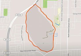 When you’re dealt with rain in Vegas and the trails have several wash crossings, you move the run to manicured city trails and do rainy hill repeats! Lol! Glad to have ran a chilly easy night with some cool peeps @brandy.lee.16 @gattijennifer #trailrunningvegas #trailjunkie [instagram]