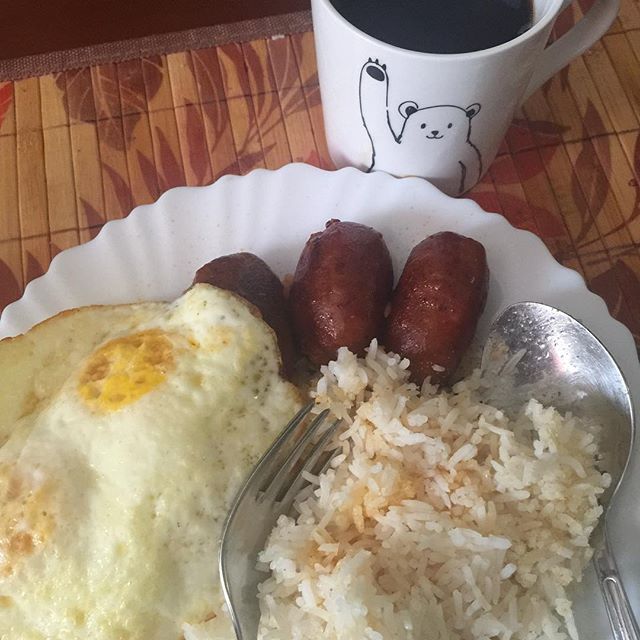 Ay! Longsilog at café. Sarap.  #filipinofood #almusal #desayuno [instagram]
