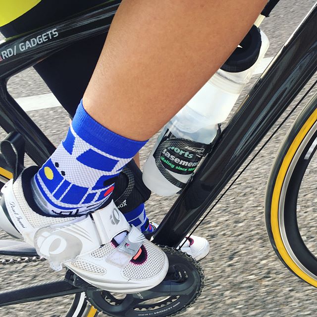 Yesterday’s sock game! R2D2 #stancesocks 🤓 A @triproftri find, a @runtricpa pressie (only after I bugged sis to get it for me lol!) #cycling #hutchsbicyclegarage #triathlon [instagram]