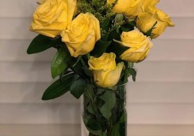 I’m not usually into flowers but this was super sweet! It was from my hot next door neighbours lol. They’re 70yrs old. 🤗 [instagram]