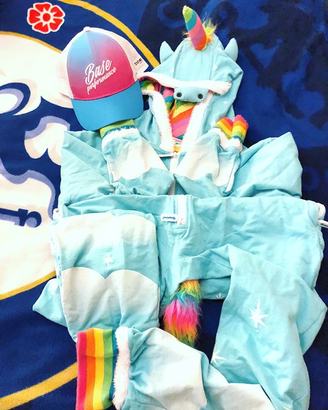 Flat Raciel for tomorroz Dirty Double (day + night runs) at Blood, Sweat, & Beers trail race. It’s gonna be a magically windy day on singletrack! 🤗🦄 [instagram]