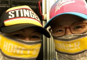 Honey Stinger Hive sistahs! #lamarathon #hshive #stingorbeestung [instagram]
