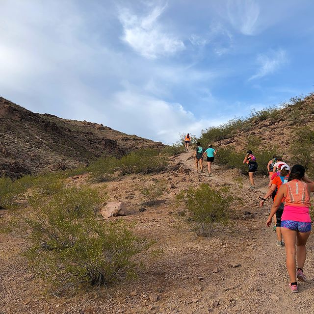 A special Monday Night trail run hosted by our Henderson friends! We all drove across town to enjoy the caves trail and each others’ company afterwards... ok, we took booty short photos lol. [instagram]