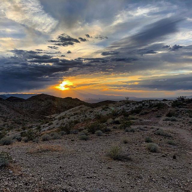 #tbt to that Henderson sunset last Monday. I punched up the colors and the photo still doesn’t compare to the actual experience 😎 If you look at the horizon closely, you’ll see the Las Vegas Strip. #trailrunningvegas [instagram]