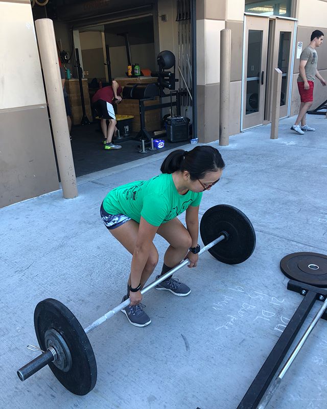 When you try to do a Clean & your friend captures your #awkwardliftingface 🤓Thanks as usual, @rebeccarunstrails #suncitycrossfit #crossfitgirls #crossfitbeginner [instagram]