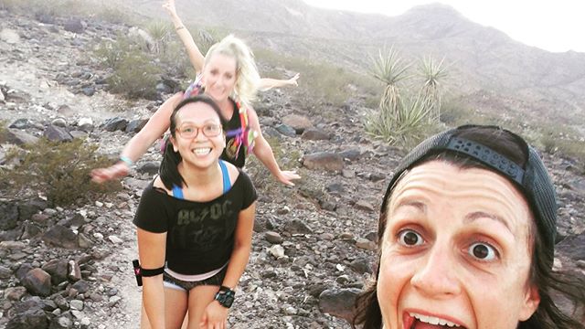I  this “selfie progression” taken by the talented @brandy.lee.16 She kinda came to a dead stop when we were running downhill to take this amazing set of photos  #trailjunkies #ultrarunners [instagram]