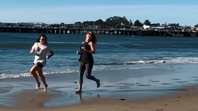 ...and on the day after our 50km, the sweet release of death (on the beach)  Best with  &  Starring @wining__runner @sandra.beaver.39 @beth808702 @runnergirllife26.2 Directed by me lol #ultrarunningmemes @ultrarunningmemes [instagram]