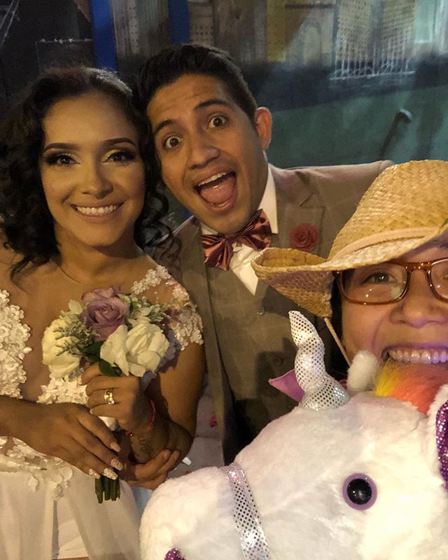 We ran into some newlyweds! #hoppyrunners [instagram]