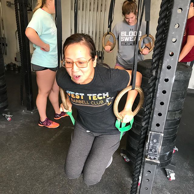 A 2-week forced break (aka illness) meant starting at square one and I definitely felt it on yesterday’s muscle up tech & WOD, and then the usual Monday night trail group! Maybe I’m not back to 100% yet, but I’ll get there again. 🏽 Rings : @rebeccarunstrails [instagram]