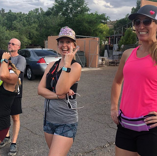 On Mondays we run trails! Last night, we celebrated two birfdays, took photos at a makeshift park, and (over) indulged + enjoyed each others’ company! Good times 🏽 Happy birfday to @coachjennay & @kevlv again! And welcome @kiplyn70 to the Monday group run! #trailrunningvegas. . . Teef : @rebeccarunstrails [instagram]