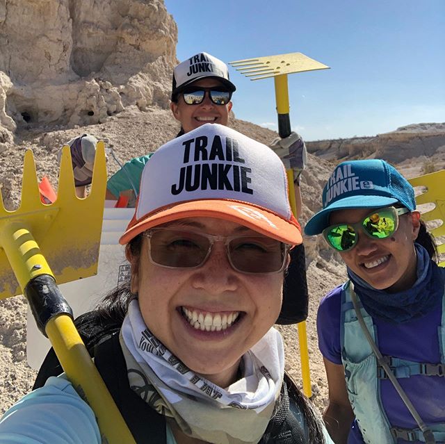Building trails with friends on an upcoming state park! The best way to spend the morning on National Public Lands Day! Event co-organized by @iceagefossilsstatepark & @protectorsoftulesprings  #nationalpubliclandsday #trailjunkie #trails [instagram]
