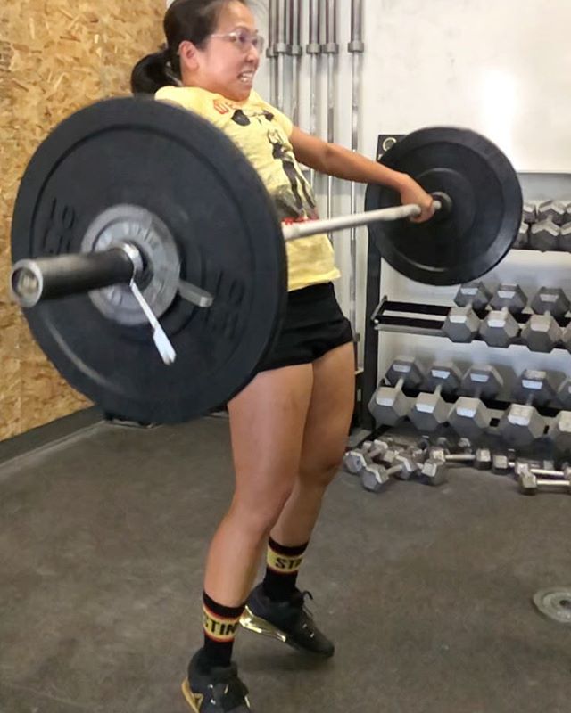 No Snatch PR today, but I got to my current best — 65#; something I haven’t been able to match since February  Even better, I got some valuable feedback that I immediately implemented during the WOD.  @makailacabuhat . . .#crossfitgirls #womenwholift #crossfit #snatch #weightlifting [instagram]