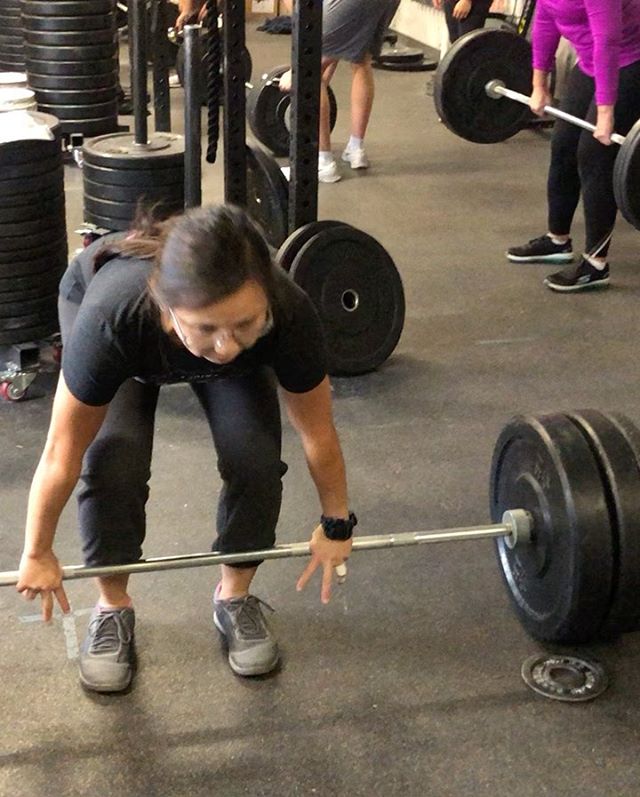 Deadlift PR today! Finally passed 200lbs. 1• 205lbs2• 210lbs (PR!)3• 215lbs Nope.#houseofhustleandmuscle#girlswholift #crossfitgirls #runnerswholift #crossfitnovice #crossfit  @kiplyn70 [instagram]