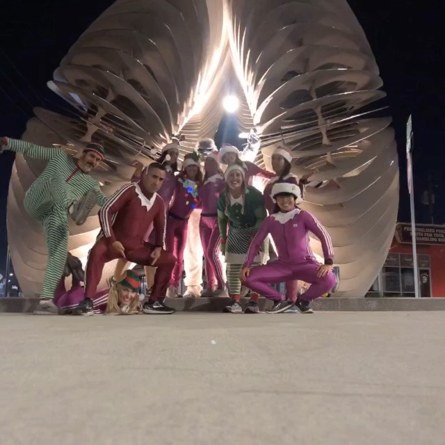 THE Hoppy Runners Group Run: Holiday Edition. Thanks to @kevlv for forming this group. So many laughs, smiles, and yelling 🤣. We ended up with about 4+miles last night. Great fun. #barhopping #runnerswhodrink #ultrarunners #fartleks #craftbeer #vagelfonashelf #vagenta #tracksuits #christmas #holidayrun [instagram]