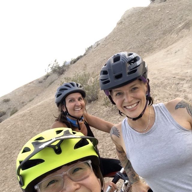Guess who made it out on the trails on her son’s MTB? @kiplyn70 !! She, @ooh_la_lant & I joined @graysongearin & friends plus @em_swen and his family on the beginner-oriented MTB trails at Floyd Lamb Park. It was a fun evening with some scary (to me) single-track,  baby hops, and a mini crash on the bunny hill 🤣 (Thankfully not captured on video!) Can’t wait to ride with them again! Will deffo take my 70yr old pops here. [instagram]